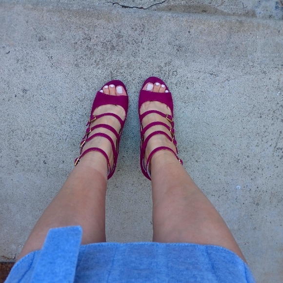 CLOSE-OUT SALE: 6.5 Beautiful Unisa Suede Heels - Picture 8 of 9